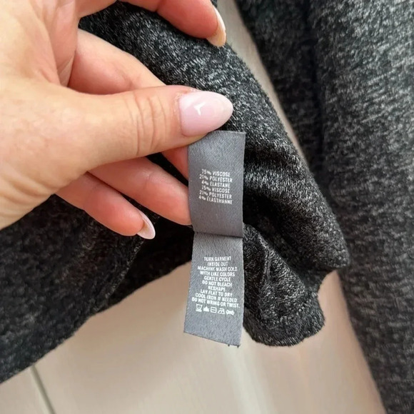 Aerie gray turtle neck size L - Picture 3 of 4